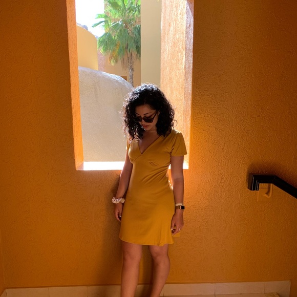 Meet your Posher, Rania - Picture 1 of 1